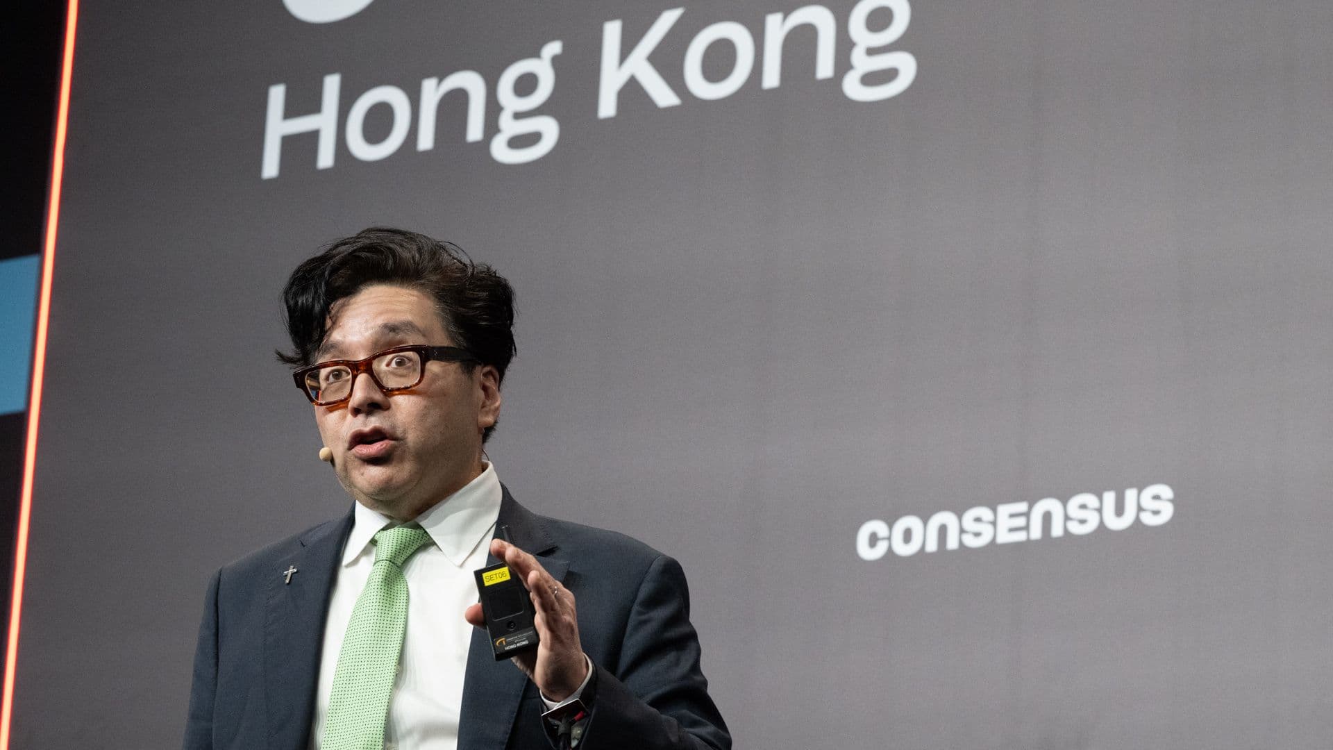 Bitmine compra $236 millones en éter como Tom Lee tuitea a ETH como 'almacén de valor de guerra'