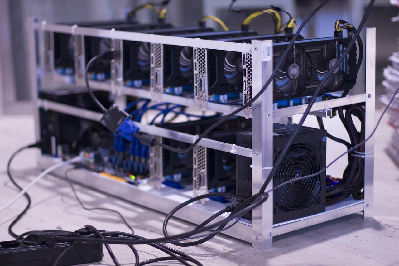 Las ganancias de los mineros de Bitcoin caen a un récord bajo: ¿Se sostendrá el techo de $60,000 del BTC?