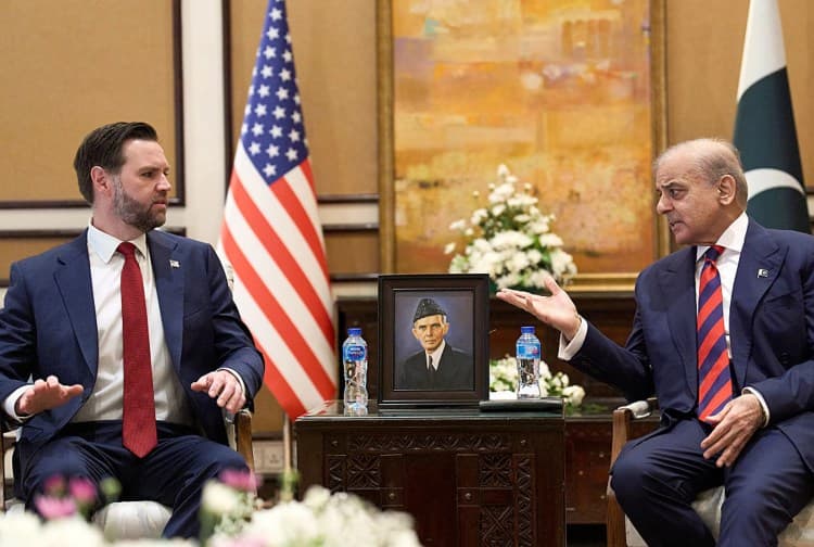 La esperanza por un acuerdo con Irán desata una subida de riesgo, Bitcoin se acerca a los 75.000 dólares