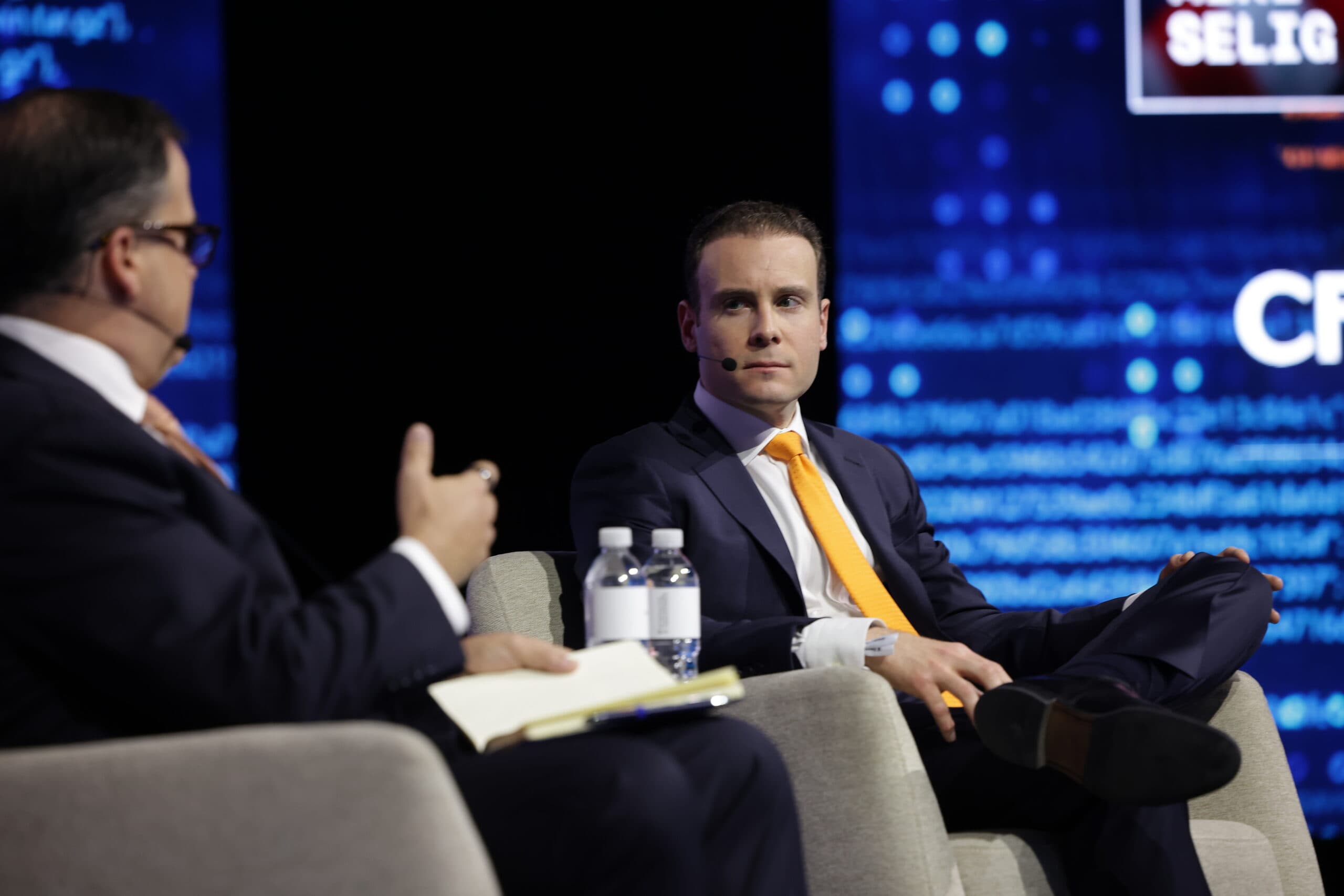 Los jefes de la SEC y la CFTC señalan un "nuevo día" para las criptomonedas en EE. UU., la tokenización y las reglas a prueba de futuro