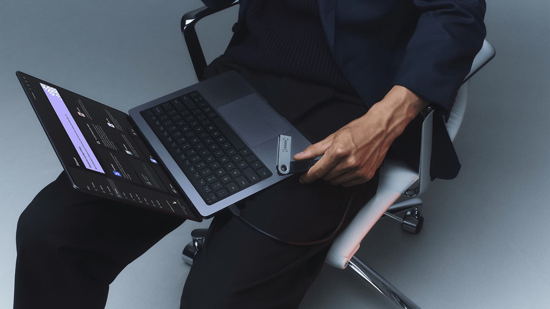 Ledger advierte a los compradores que no configuren wallets de un revendedor tras los reportes de pérdidas de usuarios