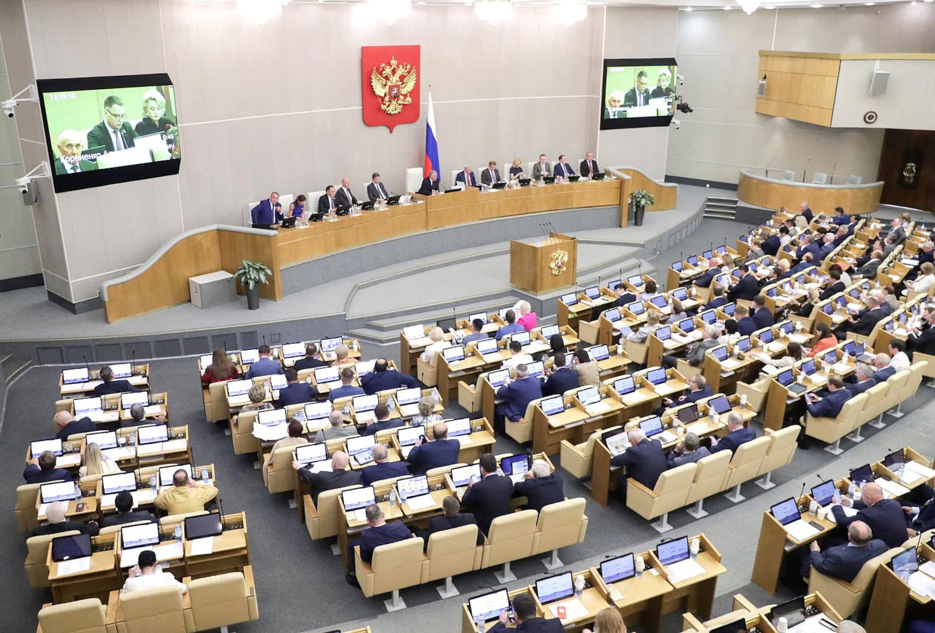 Rusia Propone Legislación para Criminalizar las Operaciones con Criptomonedas sin Licencia