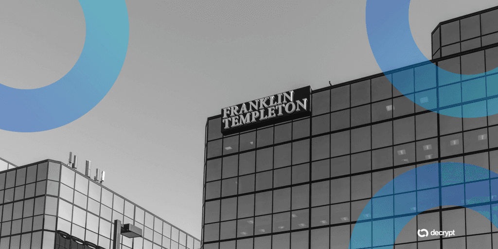 Franklin Templeton Presenta Solicitudes para ETF que Redirigen Dividendos de Acciones hacia Bitcoin