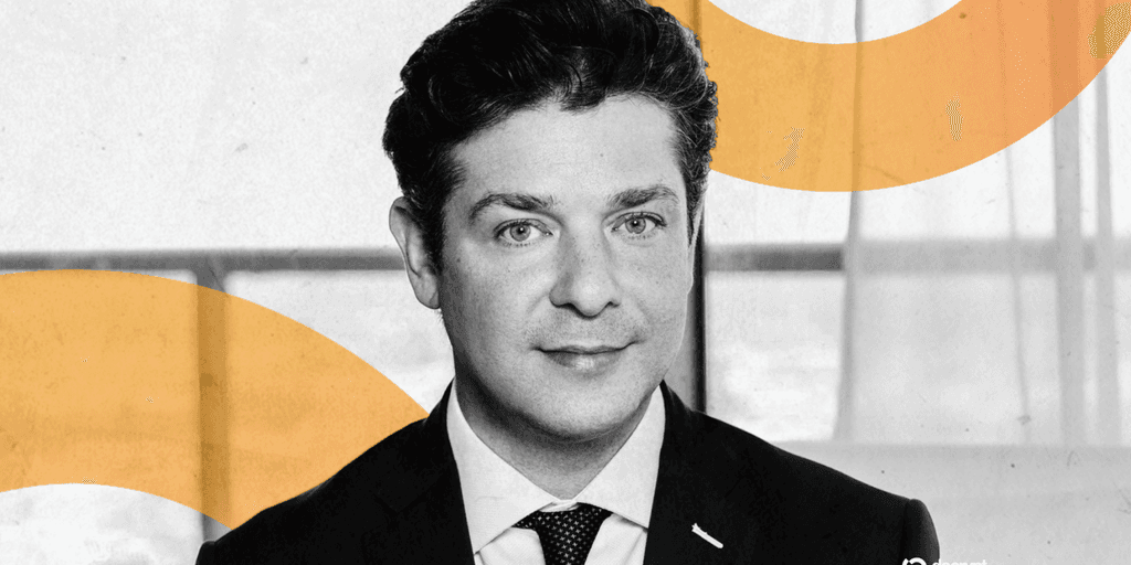 Candidato a la Cámara de Representantes de Florida Vende $800,000 en Bitcoin para Financiar su Campaña