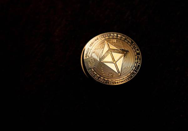 Reversión del SuperTrend de Ethereum: Por qué el precio de ETH podría caer a $1,200