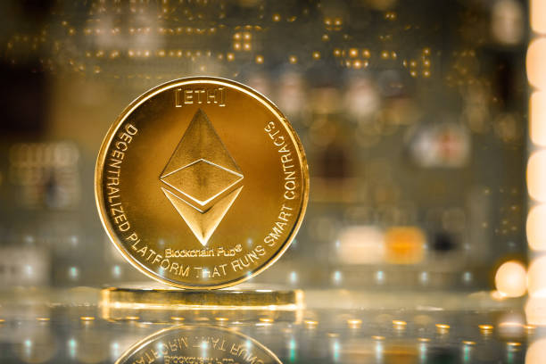 La compresión de Ethereum se profundiza cerca de $2,000 — ¿La volatilidad está a punto de explotar?