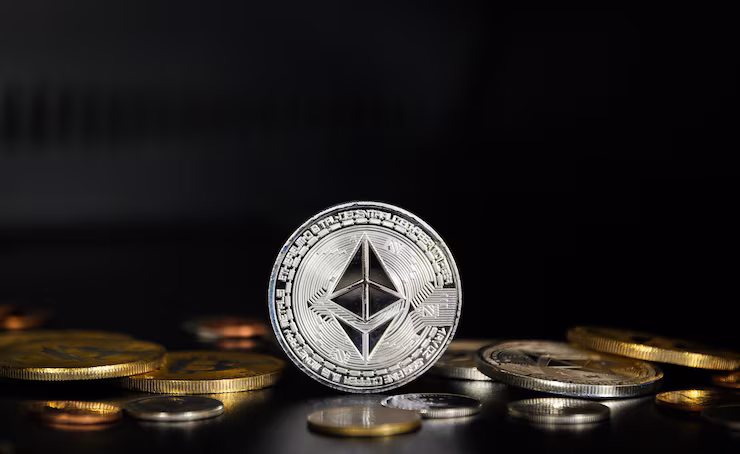 Analista Predice Que el Precio de Ethereum Se Dirige a un Mínimo de $10,000