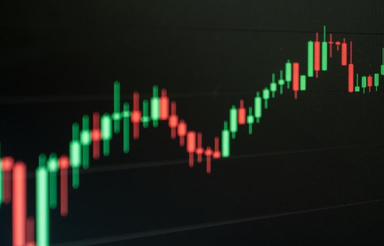 XRP Apunta a un Objetivo de $8.30 Mientras Emerge un Patrón Gráfico Poco Común Tras una Prolongada Caída
