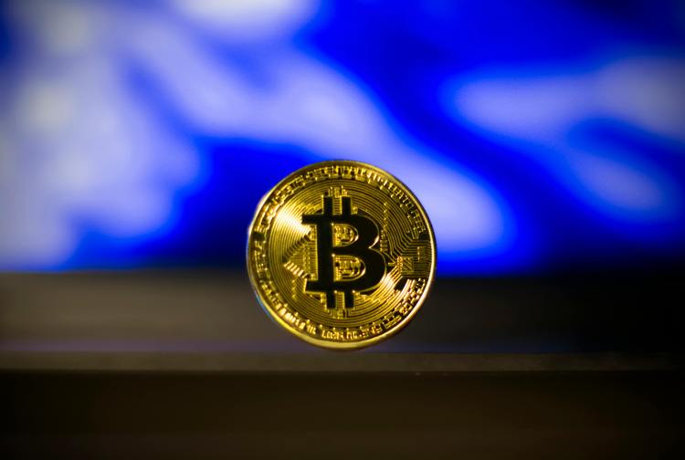 El Rally de Bitcoin Enfrenta su Primera Prueba en $76K Según Analistas