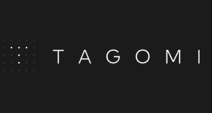 Imagen donde se ve el logo de Tagomi con un fondo en negro